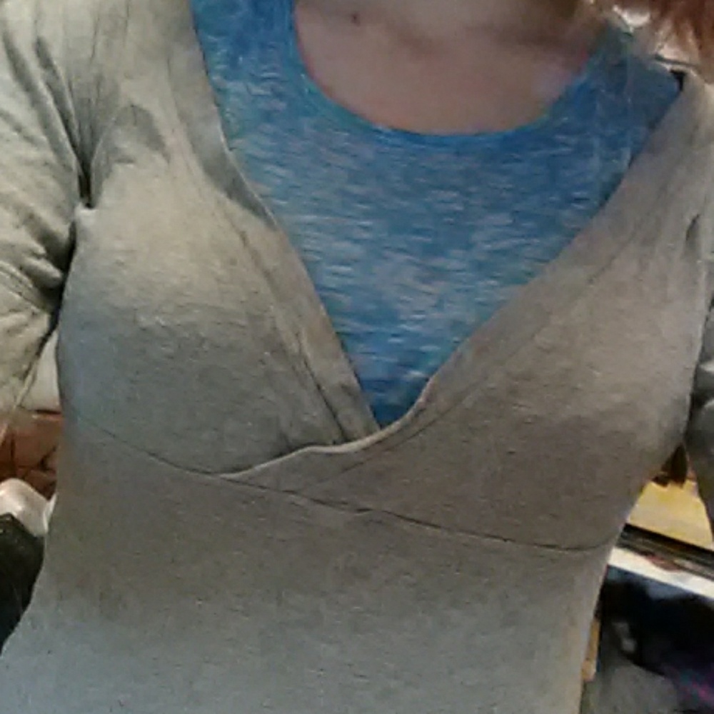 Grey shirt - Picture 3 of 3